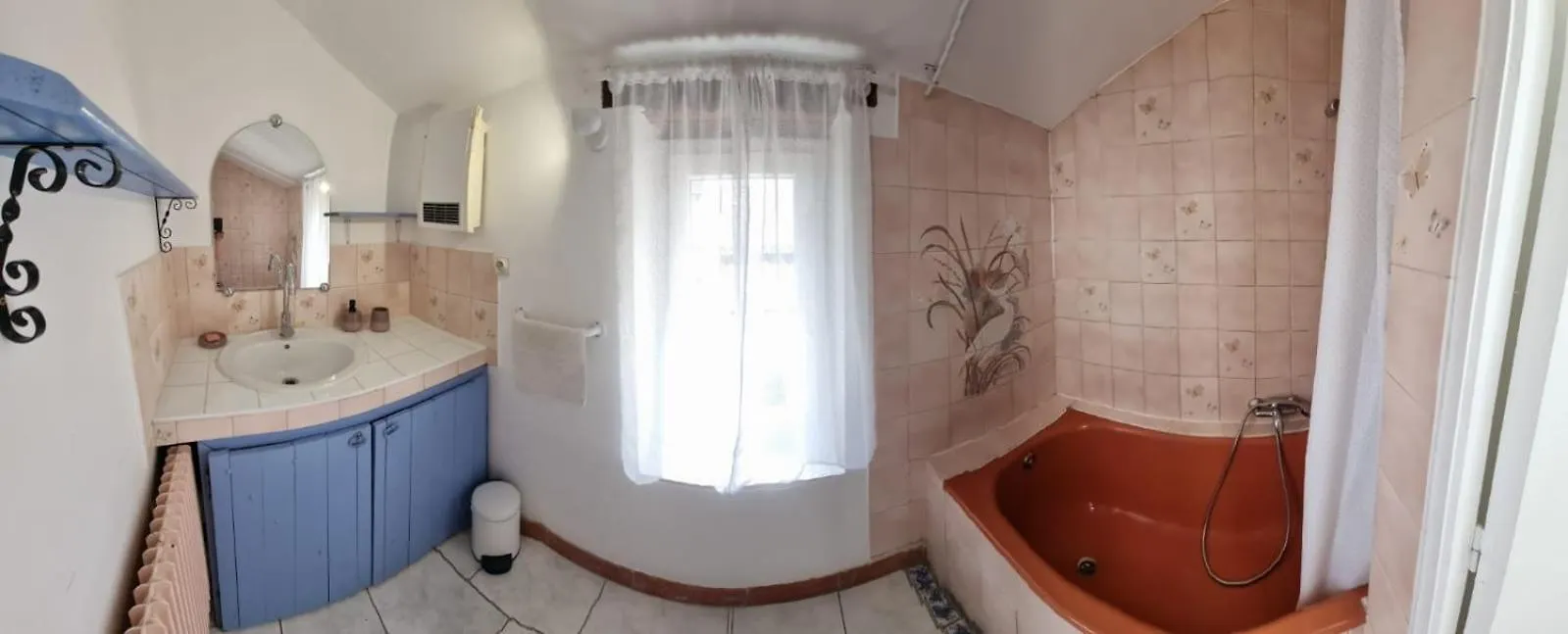 Maison Dans Un Endroit Paisible Sigonce